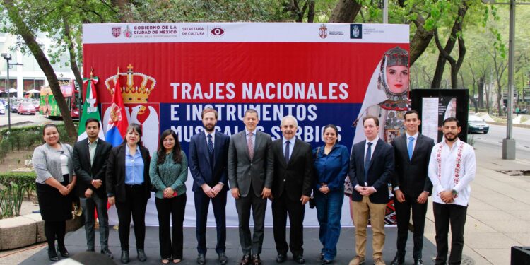 Paseo de las Culturas Amigas presenta la exposición “Trajes Nacionales e Instrumentos Musicales Serbios”