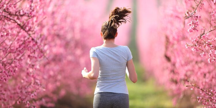 Esta primavera ve un paso adelante de la alergia estacional – 4 tips para evitar los síntomas