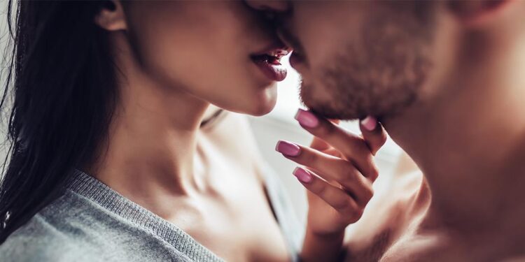 Día Internacional del Beso: ¿Besos por placer o por rutina?