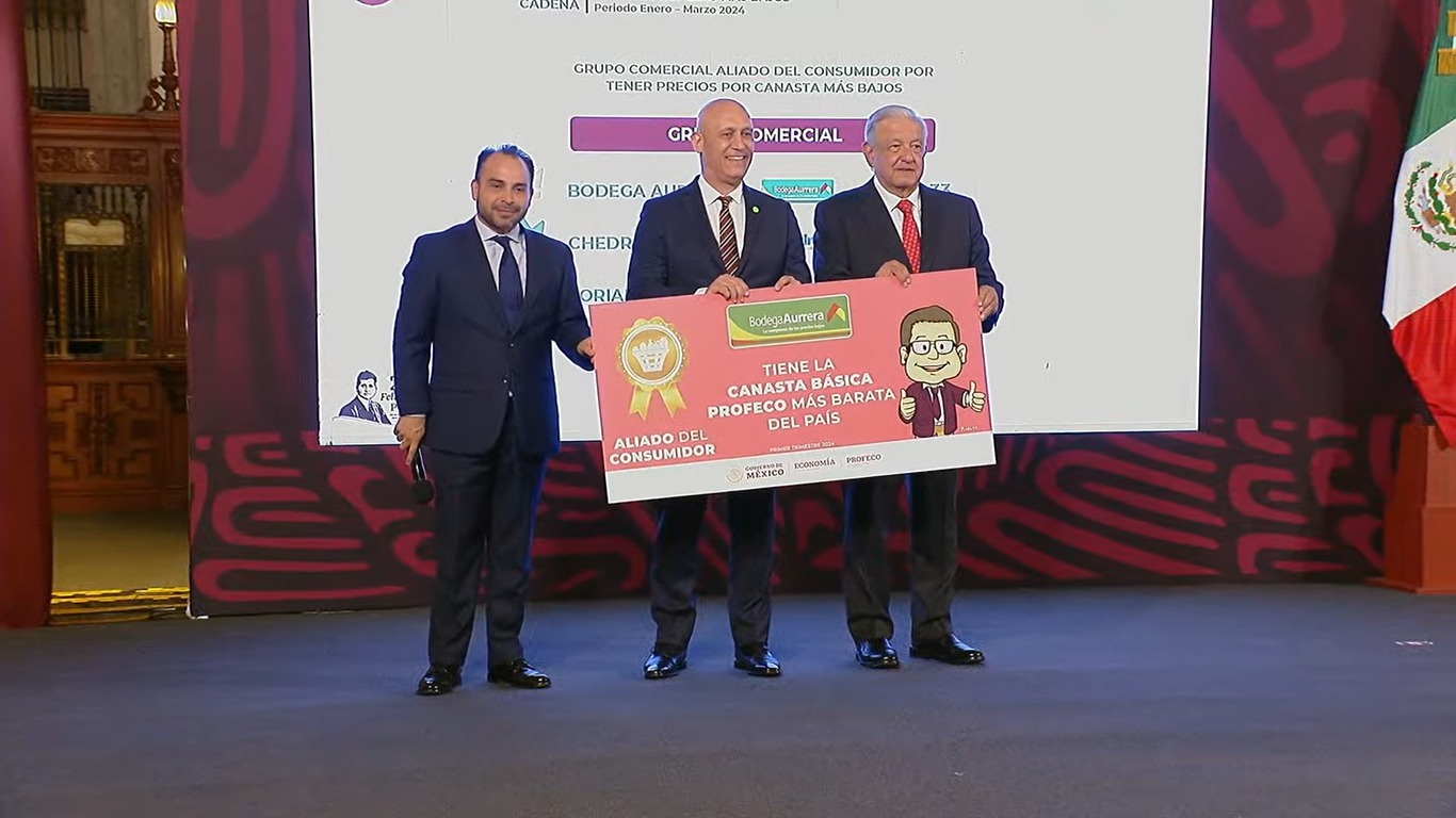 Reconoce PROFECO a bodega AURRERA por mantener el precio promedio más bajo de la canasta básica