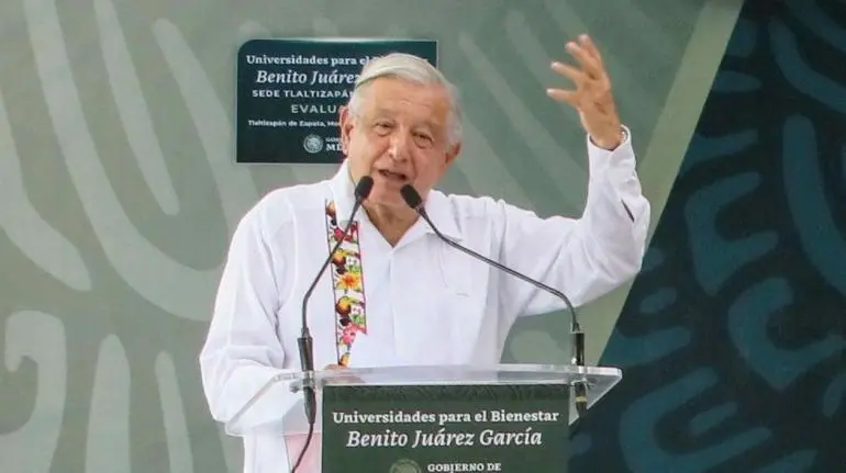 ‘Nos quedamos cortos en apoyos para educación básica’: AMLO