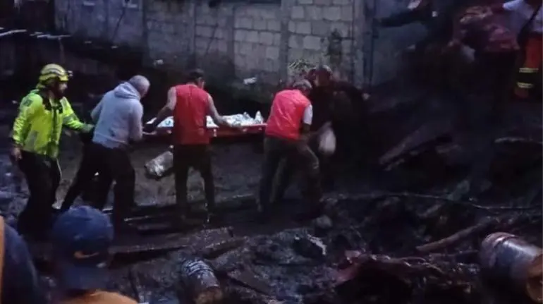 Deslave en Jilotzingo deja una menor fallecida y varios desaparecidos