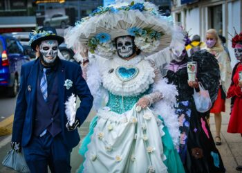 Realizan Mega Procesión de Catrinas 2024 en Paseo de la Reforma