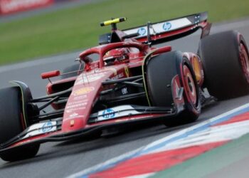 ‘Checo’ termina último el Gran Premio de México