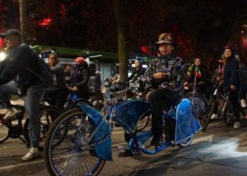 Asisten más de 90 mil personas al Paseo Nocturno por Día de Muertos