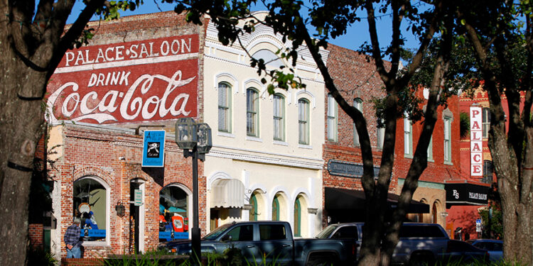 Destinos en Florida combinan turismo y compras navideñas