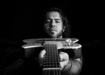 DANIEL DELGADILLO: herencia y revolución en la canción mexicana presenta su EP "otoño"