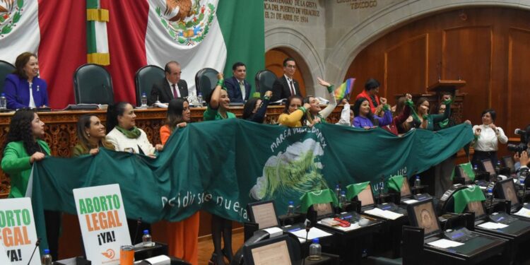 Estado de México despenaliza el aborto: suman 18 entidades que lo avalan