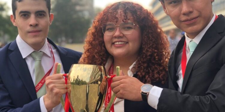 Águilas ganan Competencia Universitaria de Litigación Penal Adversarial