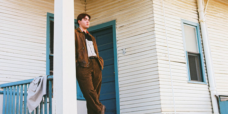 Kevin Kaarl regresa a la música con su sencillo "Esta Noche"