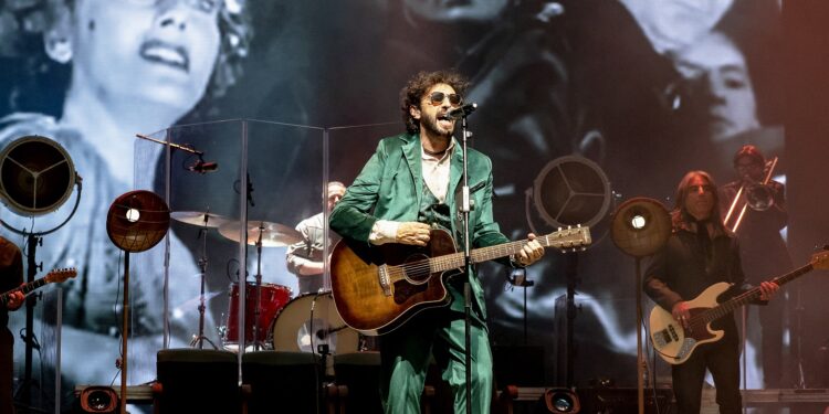 MARIO SAN ROMAN Y SHUARMA DE ELEFANTES lanzan su sencillo “LA HORA DE LOS CRETINOS”