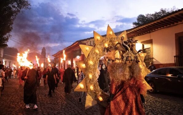 Pátzcuaro se transforma en un reino de fantasía con la Marcha de las Bestias en el Festival Feratum 2024