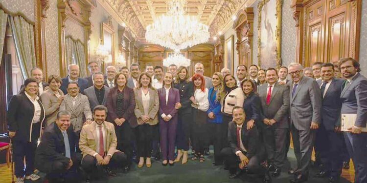 Se reúne gobernador de Tamaulipas con presidenta Claudia Sheinbaum