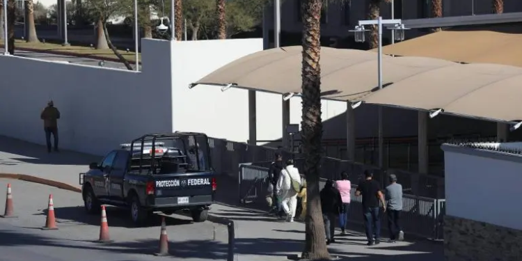 Frontera norte alerta del impacto si Trump restringe las visas laborales temporales