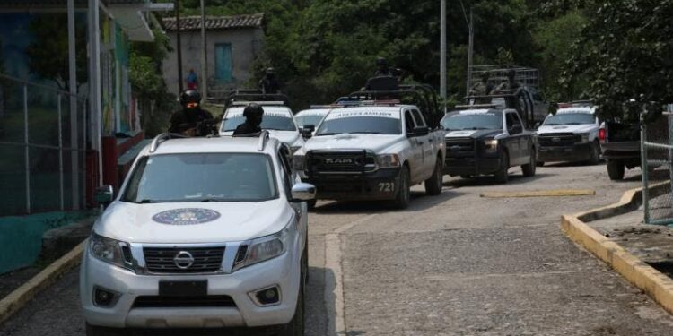 Fiscalía de Guerrero ofrece recompensa por 16 comerciantes desaparecidos