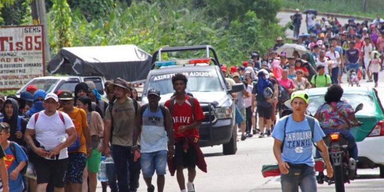 Crecen las caravanas migrantes en la frontera sur de México antes de Trump
