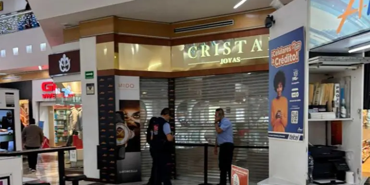 Asaltan joyería en Plaza Lindavista, dos caen con relojes de alta gama