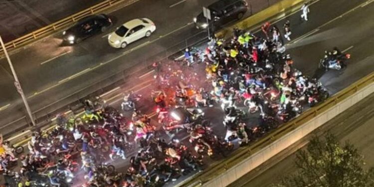 Detienen a 18 personas durante rodadas por el Día de Muertos en CDMX