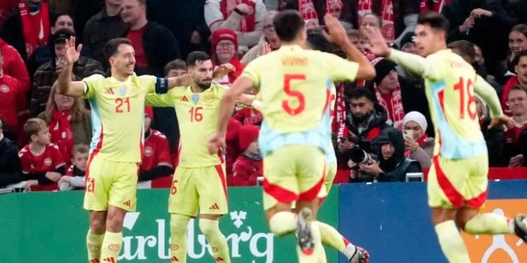España vence a Dinamarca y asegura el liderato en la Liga de Naciones
