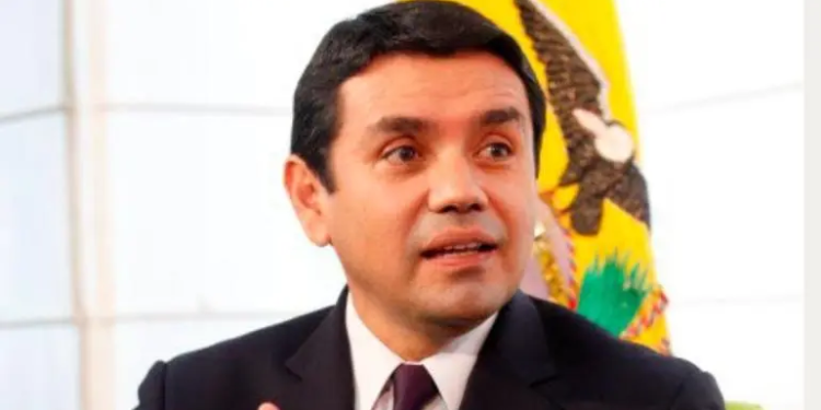 Interpol detiene a exministro de Rafael Correa, en México