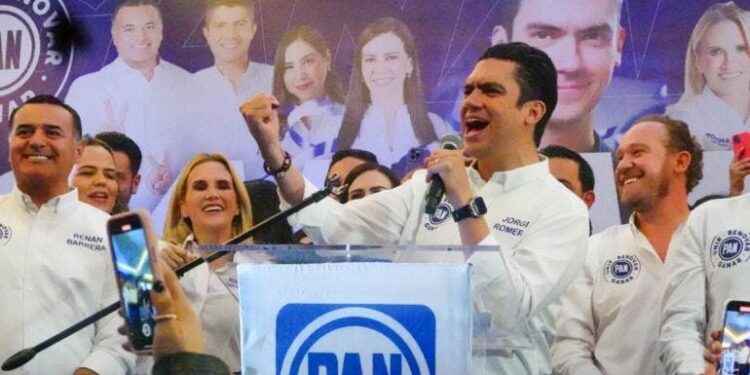 Jorge Romero gana dirigencia del PAN y anuncia renovación total