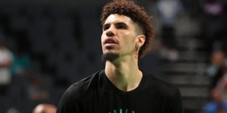 La Melo Ball deberá pagar 100 mil dólares por comentarios ofensivos