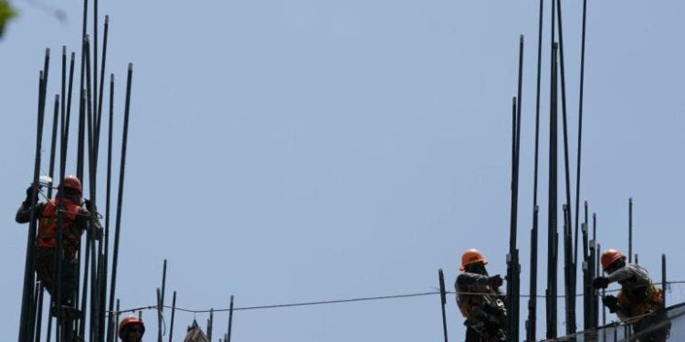 Producción industrial crece 1% en los primeros tres trimestres: Inegi