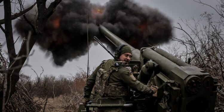 Ucrania lanza misiles hechos en EUA contra Rusia; Putin actualiza doctrina nuclear