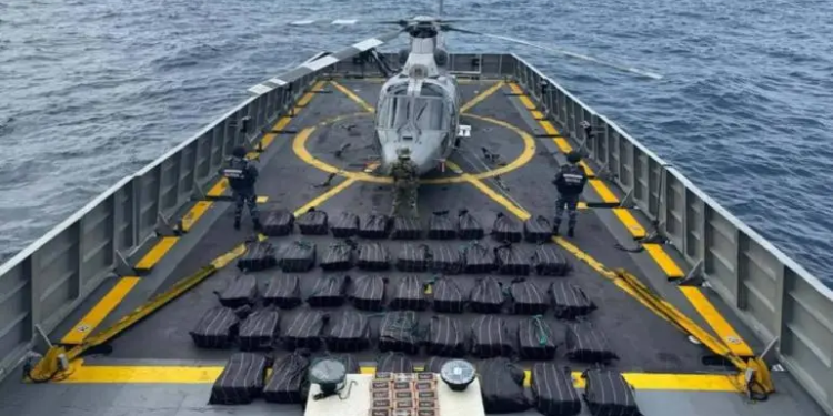 Semar asegura 1.7 toneladas de cocaína en Acapulco, Guerrero