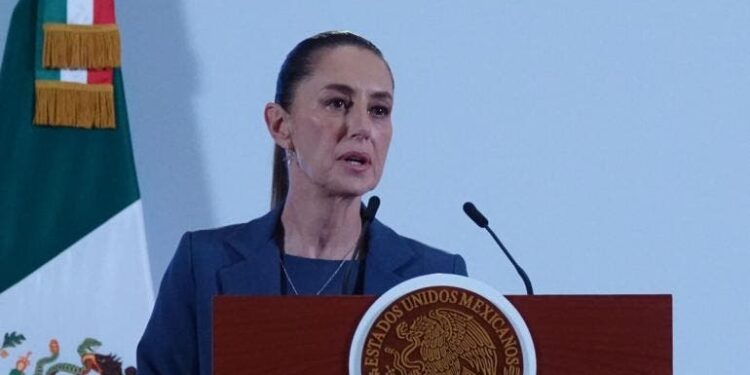 Sheinbaum confía en mantener remesas fuertes ante deportaciones masivas de EU
