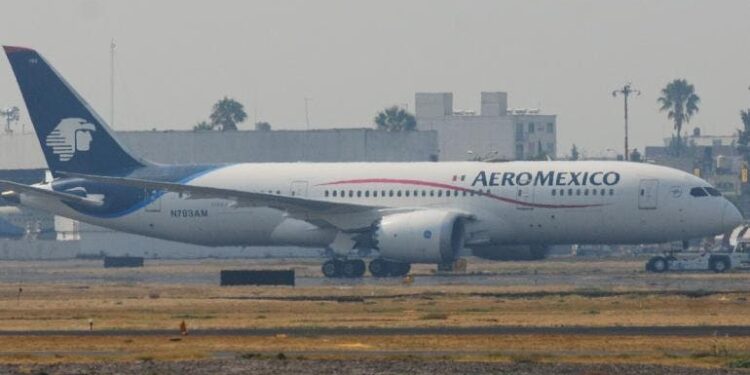 Sindicato de Aeroméxico aprueba 20% de incremento salarial