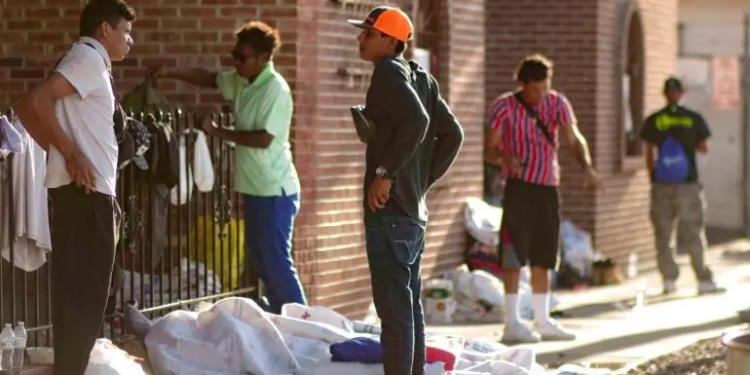 Trump alista grandes centros de detención para migrantes