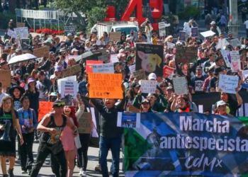 ‘Veganismo o extinción’, marchan contra consumo de carne y maltrato animal