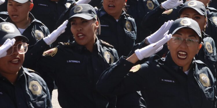 En el Día del Policía, el gobierno capitalino reconoce labor de elementos capitalinos