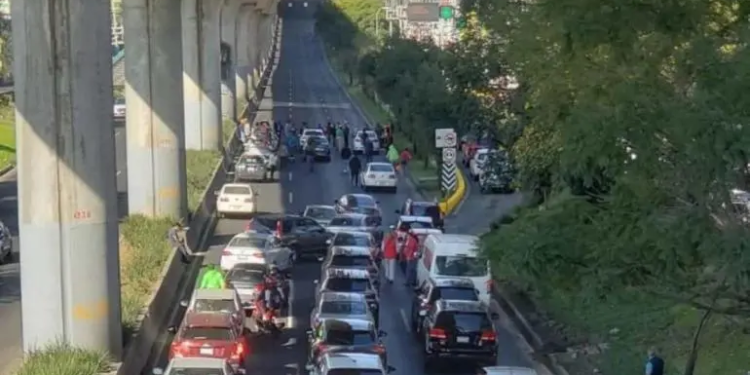 Manifestaciones paralizan Periférico Sur y Tlalpan