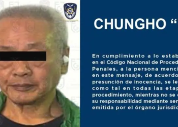 Cae en el AICM coreano por llevar latas de fruta en almíbar con droga