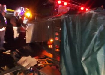 Accidente en la México-Puebla deja 10 peregrinos heridos