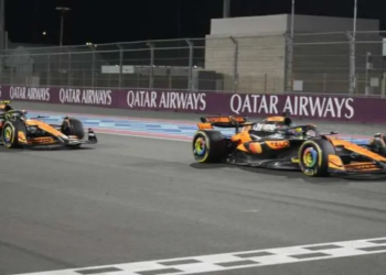 Piastri ganó el sprint de Qatar; Checo termina último