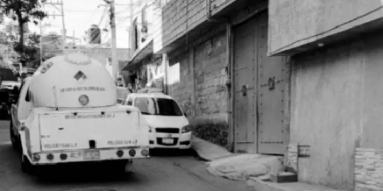 Operador de pipa, detenido por atropellar a su ayudante de 15 años en Tlalpan