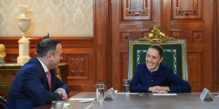 Sheinbaum trata economía mexicana con el director de S&P Global Ratings