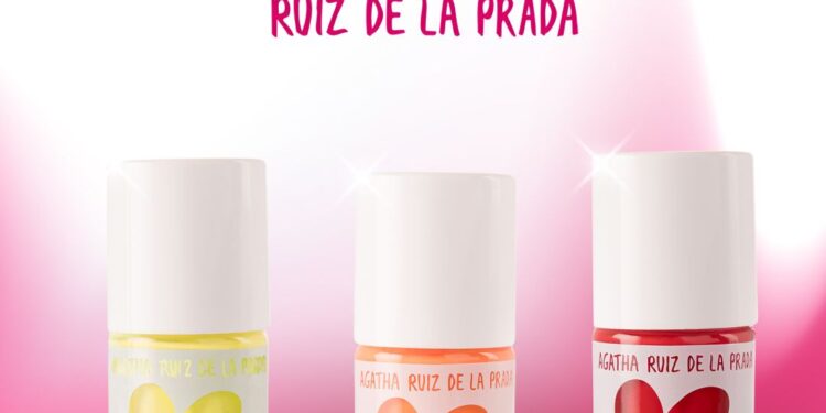 Agatha Ruiz de la Prada llena de color las uñas de México con su nueva colección de esmaltes