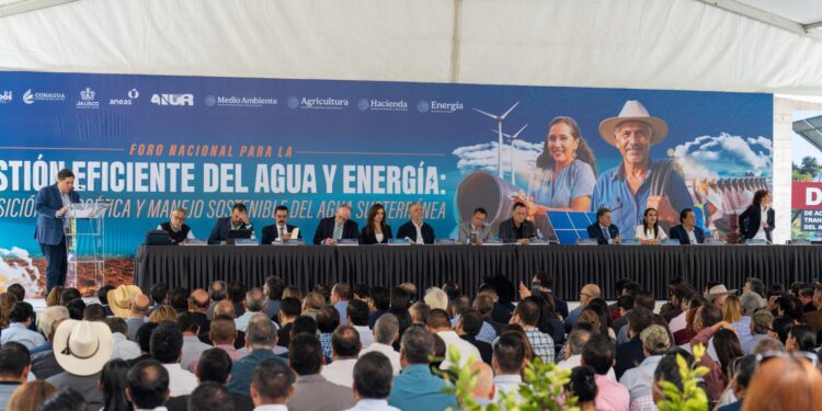 Ramírez Cuéllar plantea decálogo para lograr justicia hídrica y transición energética