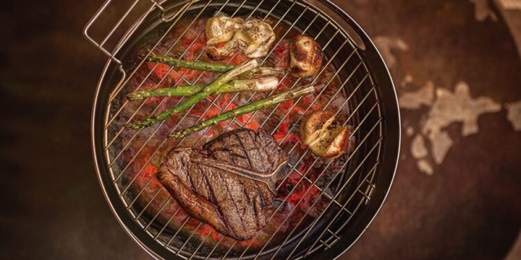 Asar es reunir: Tramontina celebra el ritual del asado con herramientas que honran la tradición