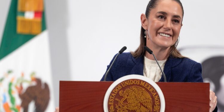 Acuerdo para fijar precio de exportación del jitomate, propuesto por productores: Sheinbaum