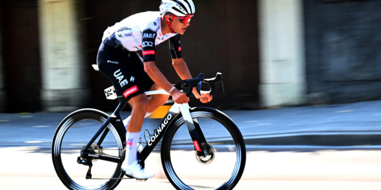 Isaac del Toro se queda en cuarto lugar en la etapa 3 de la Vuelta a Burgos 2025