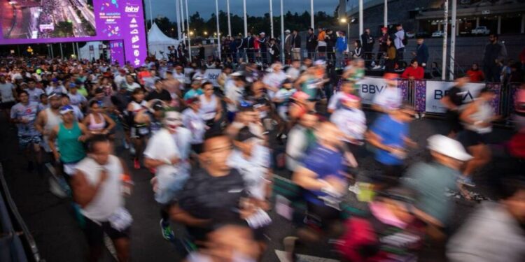 José Frías, el emotivo festejo del primer lugar del grupo de silla de ruedas del XLII Maratón de la Ciudad de México Telcel 2025
