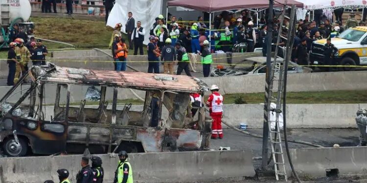 Sube a 8 los fallecidos por explosión de pipa en Iztapalapa: Brugada