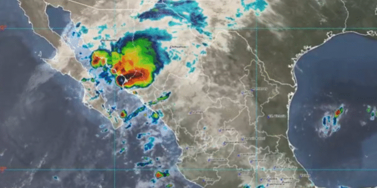 En las próximas horas ‘Lorena’ se disipará frente a costas de BCS