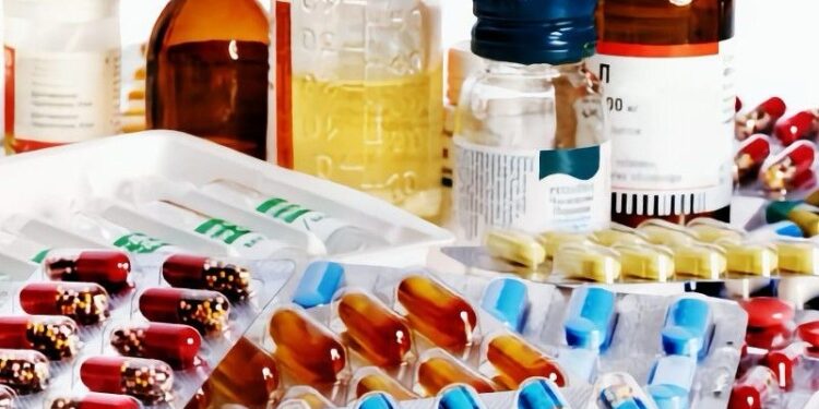 Gobierno exhibe incumplimiento en abasto: 43 millones de piezas médicas no llegaron