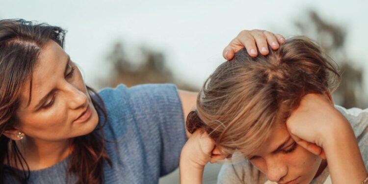 Conversación con los padres aumenta 33.9% el pensamiento crítico